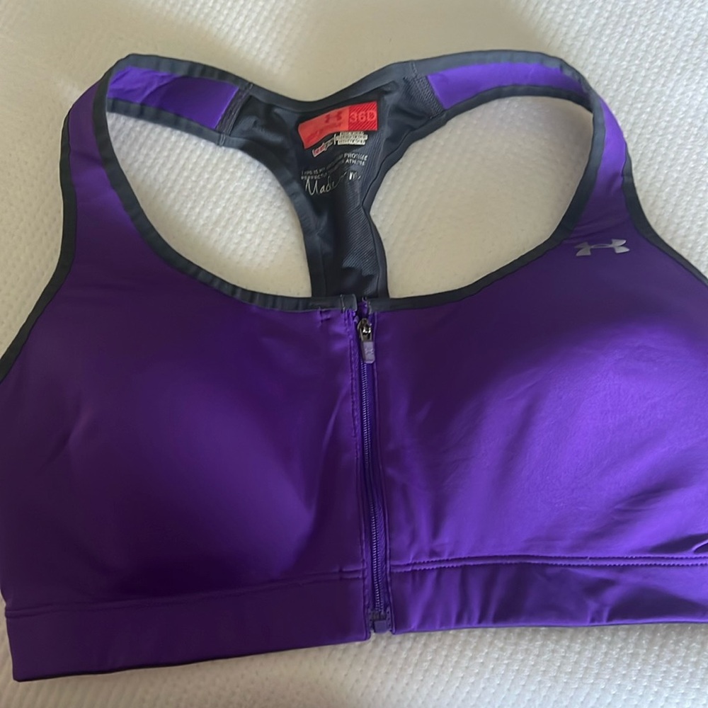 Under Armour sports bra size 36D
